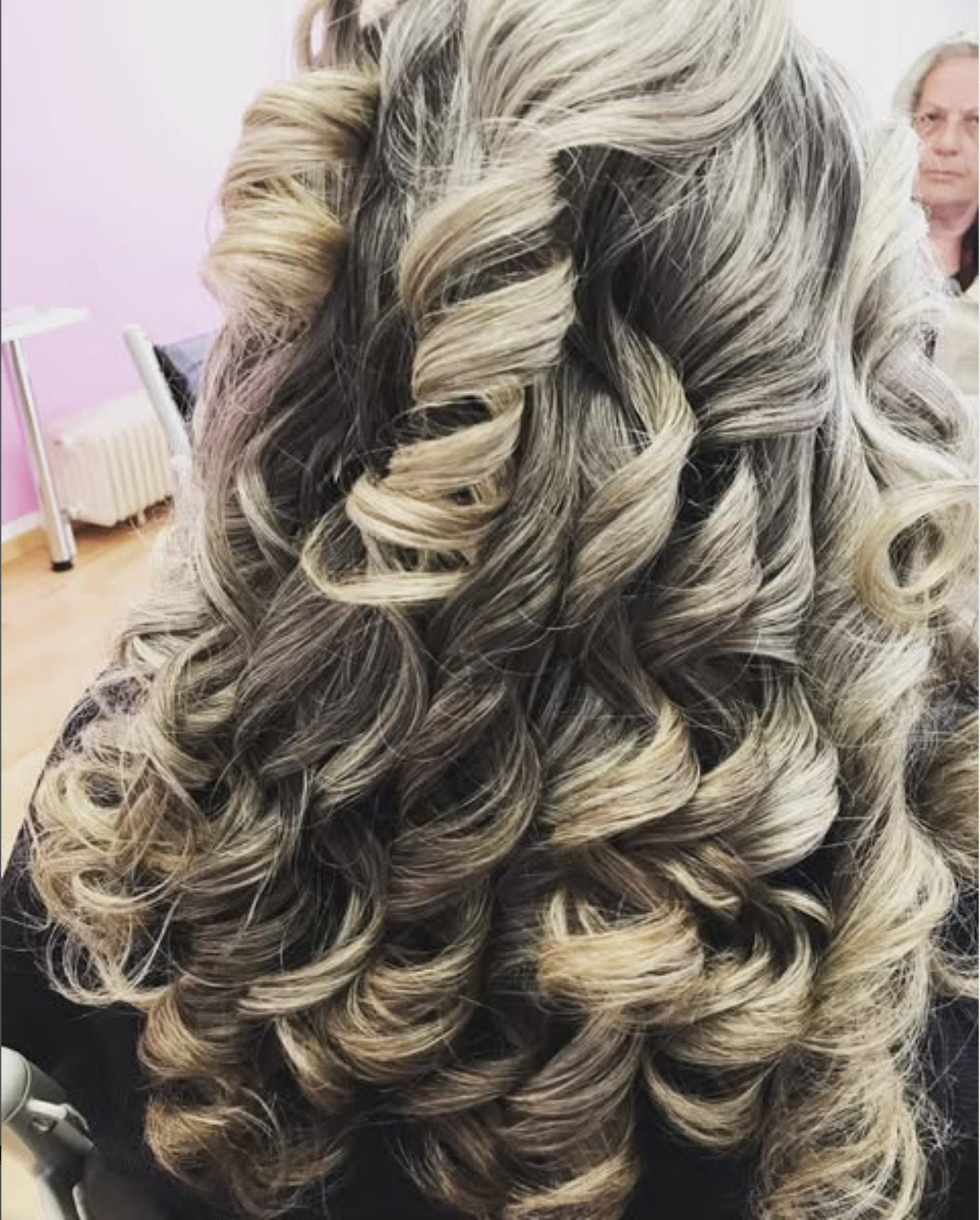Dauerwelle Wien – Lange Locken bei Friseur Tanja 1180 Wien