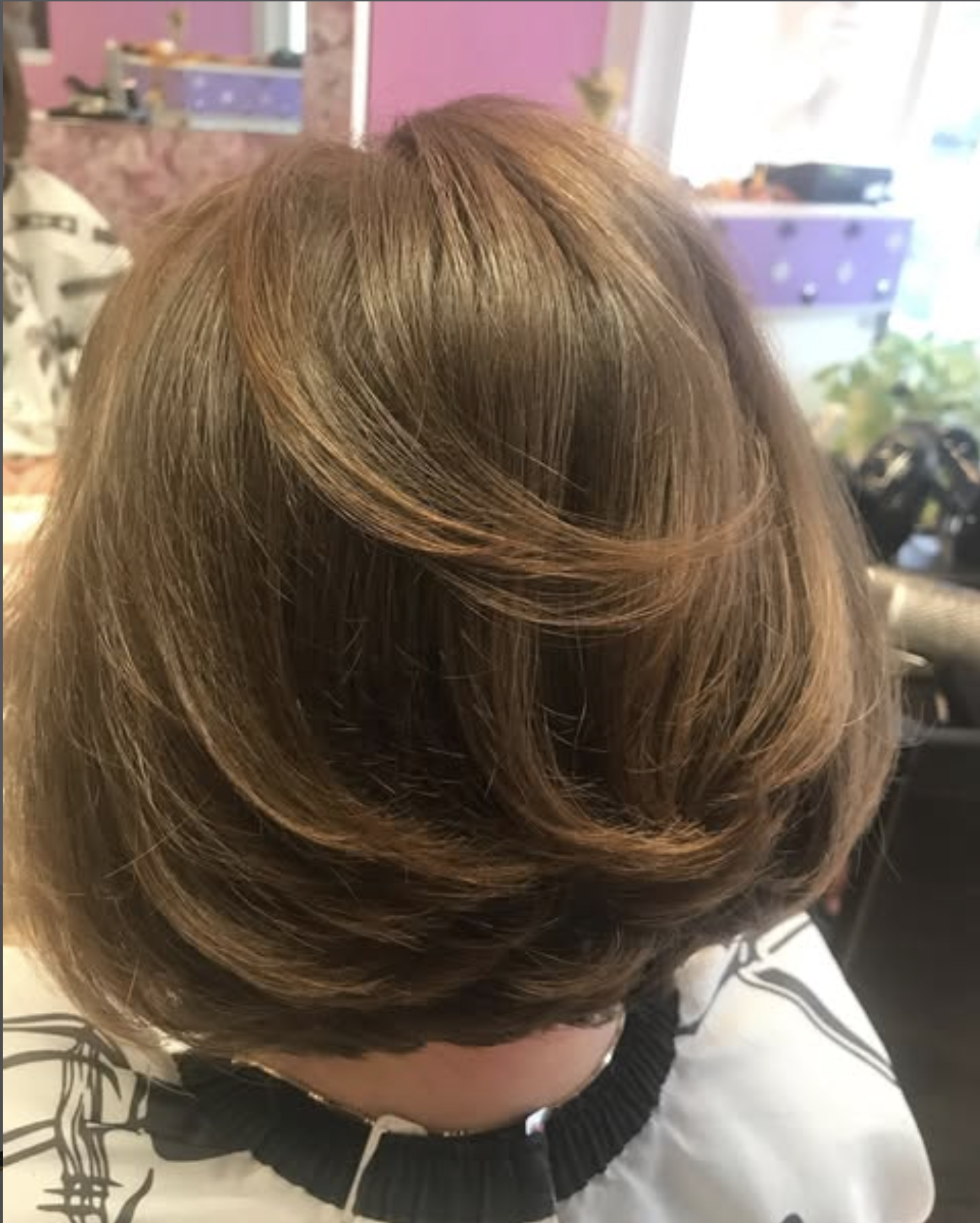 Stufenschnitt Wien – Brauner Stufenschnitt bei Hairstudio Tanja