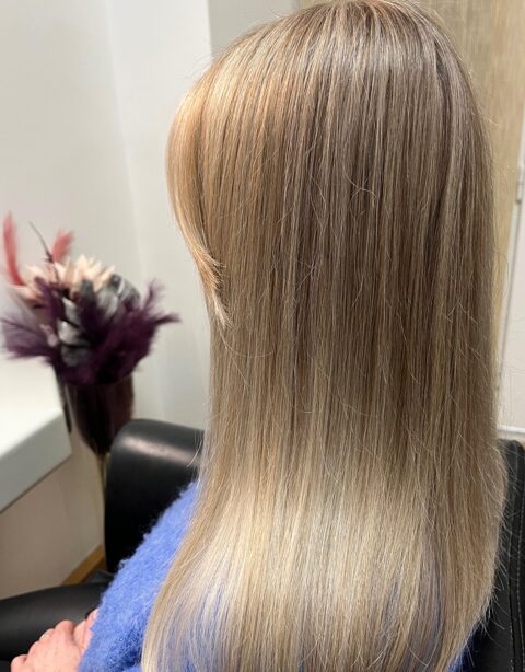 Balayage Wien – Aschblondes Langhaar bei Friseur Tanja 1180