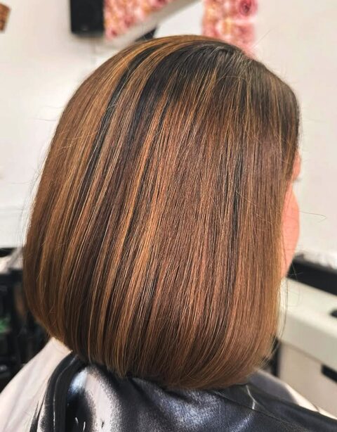 Bob Frisur Wien – Brauner Bob mit Caramel-Strähnchen bei Friseur Tanja