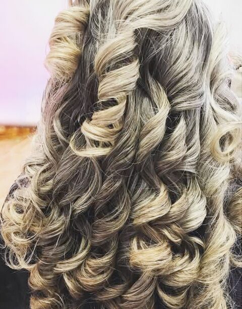 Locken Wien – Blonde Spirallocken bei Friseur Tanja 1180